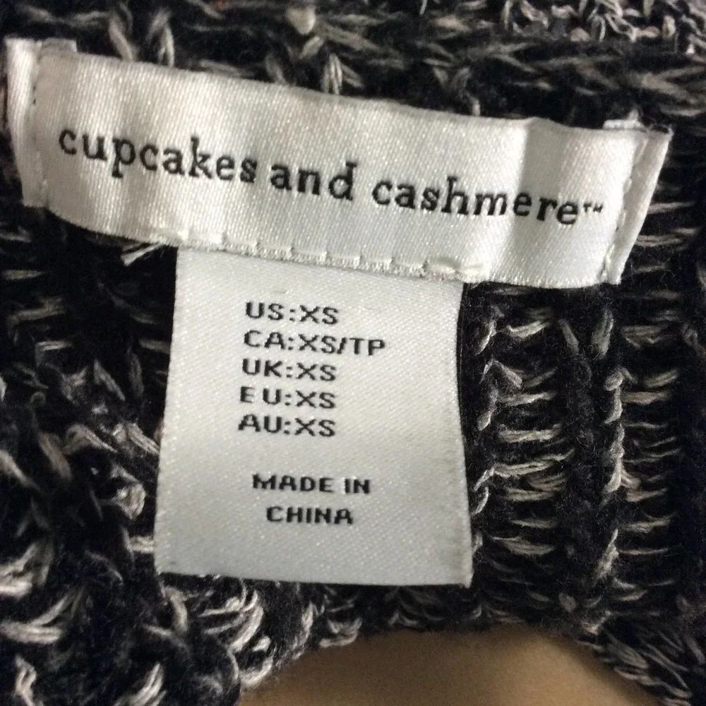 Cupcakes & Cashmere Distressed Knit Sweater Size XS NWOT - Picture 5 of 5